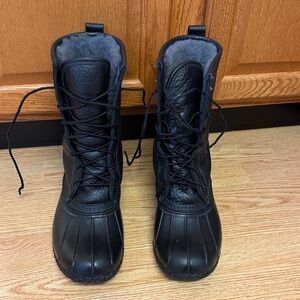 LL Bean Made in Maine shearling boot black